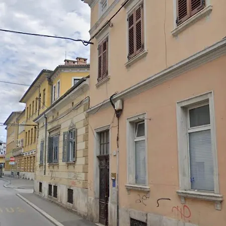 Antic In Center (adults Only) Póla