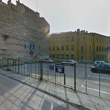 Antic In Center Pula
