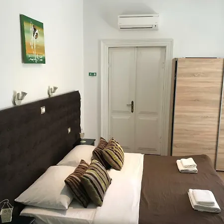 Antic In Center (adults Only) Gæstehus Pula