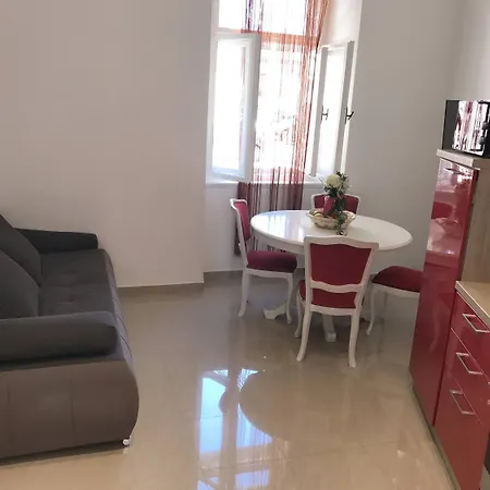 Antic In Center 4* Pula