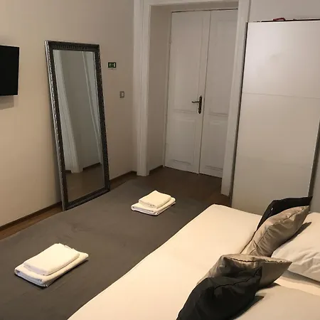 Antic In Center Pula