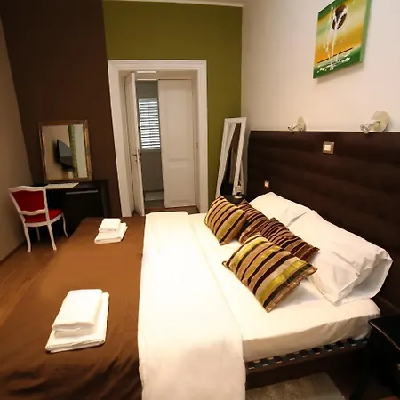 Antic In Center (adults Only) Penzion 4*